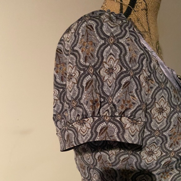 Beautiful top - Picture 4 of 4